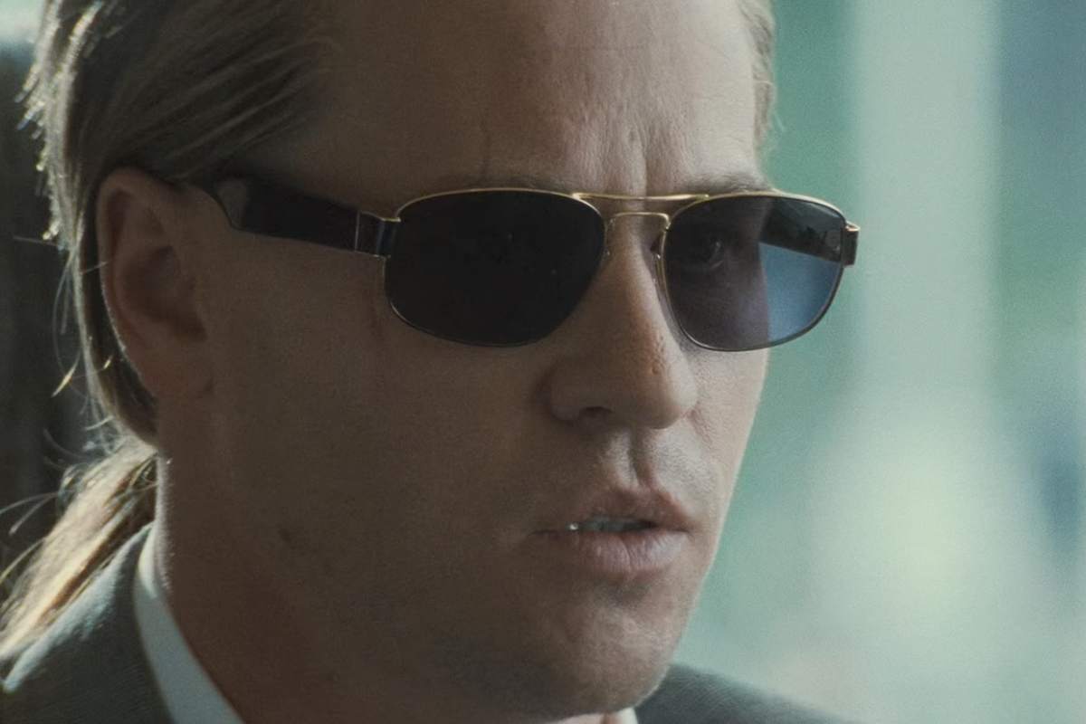 Val Kilmer con gli occhiali da sole