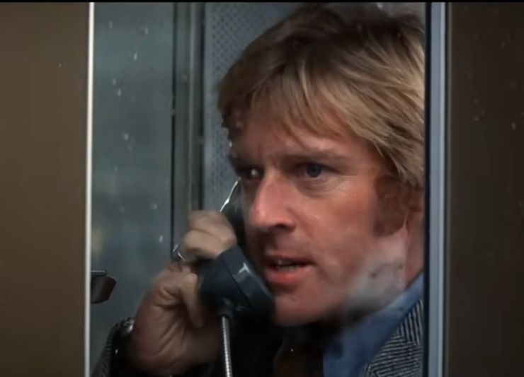 Robert Redford al telefono nel film I tre giorni del Condor