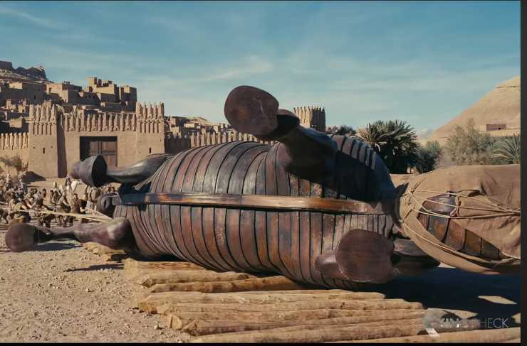 il cavallo di Troia in The Odyssey trascinato al suolo